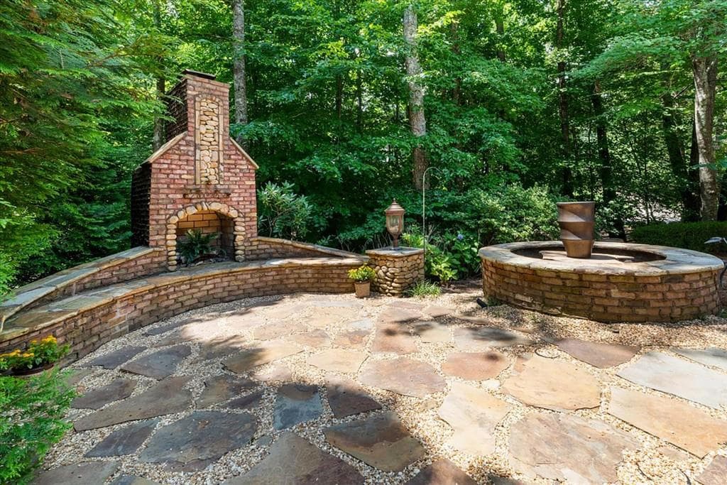 4 bedroom, 4 bathroom, 3,485 sq ft single family residence under contract at 6915 Carmel Court, Suwanee, GA 30024 — photo 8