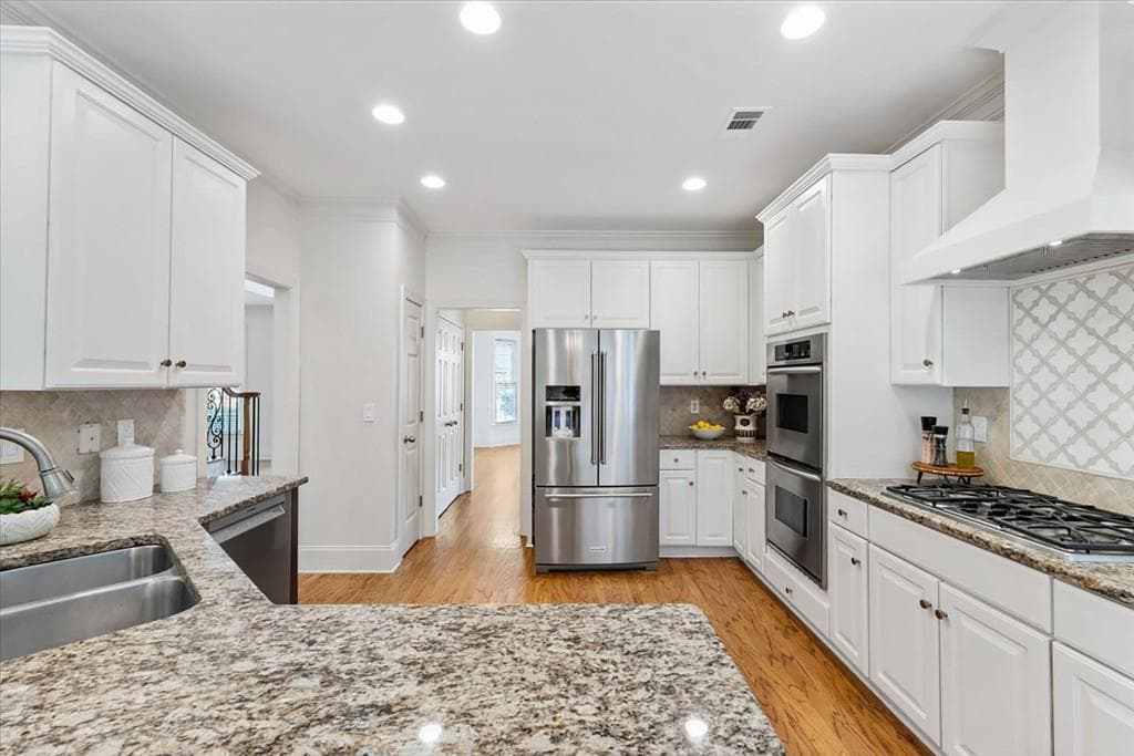 4 bedroom, 4 bathroom, 3,485 sq ft single family residence under contract at 6915 Carmel Court, Suwanee, GA 30024 — photo 3