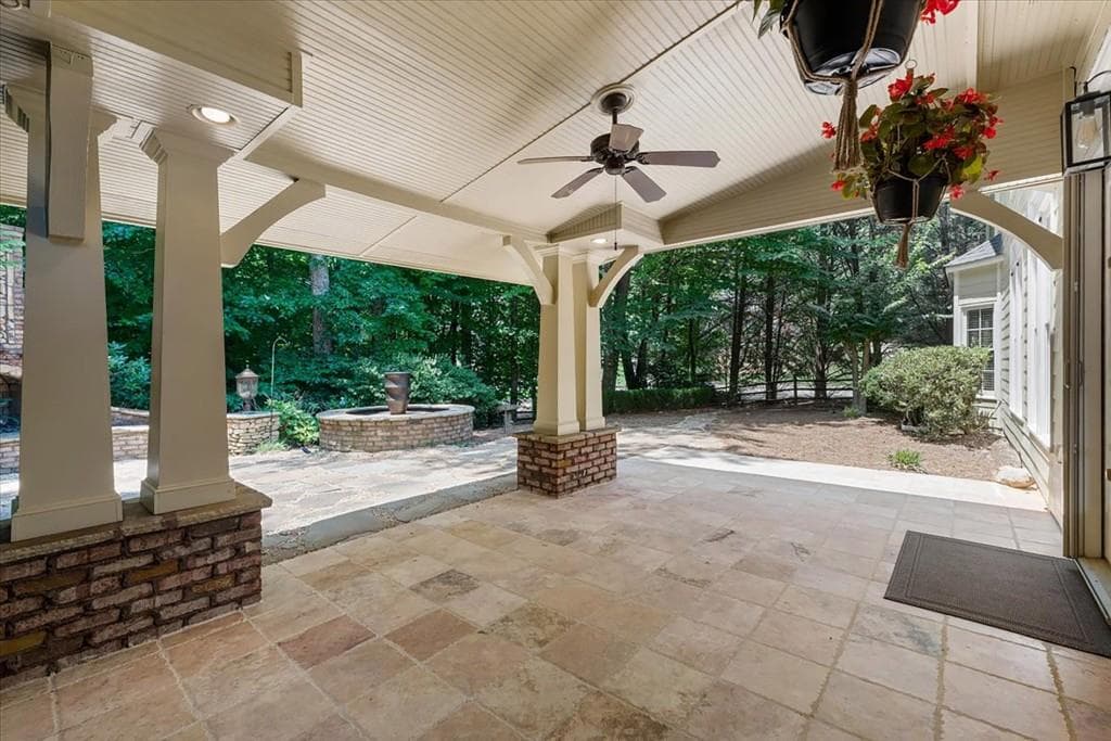 4 bedroom, 4 bathroom, 3,485 sq ft single family residence under contract at 6915 Carmel Court, Suwanee, GA 30024 — photo 2