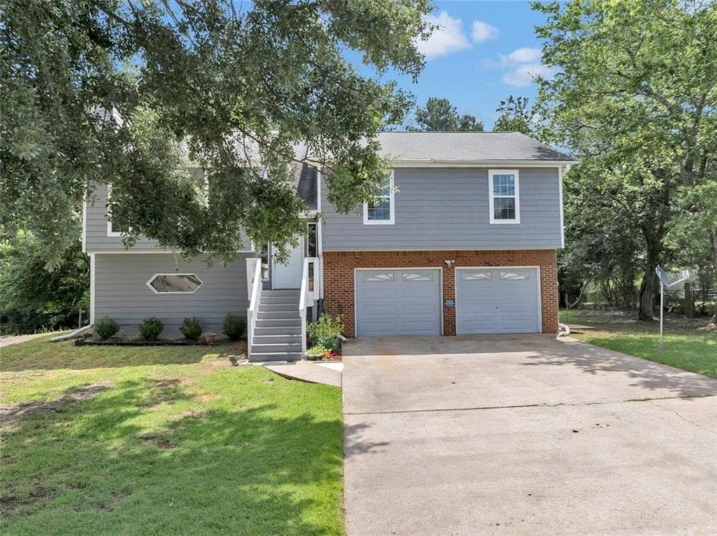 6 bedroom, 4 bathroom, 1,950 sq ft single family residence for sale at 1860 David Drive, Douglasville, GA 30135 — photo 3