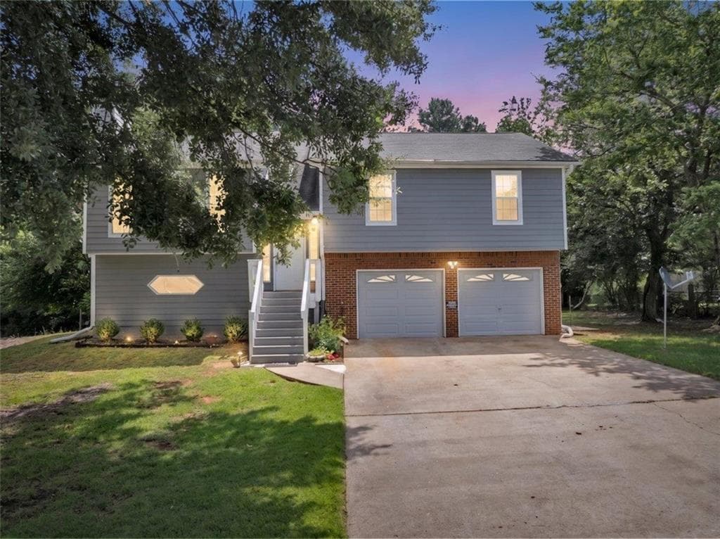 6 bedroom, 4 bathroom, 1,950 sq ft single family residence for sale at 1860 David Drive, Douglasville, GA 30135 — photo 4
