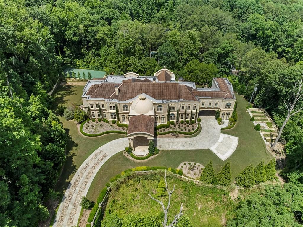 8 bedroom, 15 bathroom single family residence for rent at 6420 Riverside Drive, Sandy Springs, GA 30328 for $48,000 a month — photo 3
