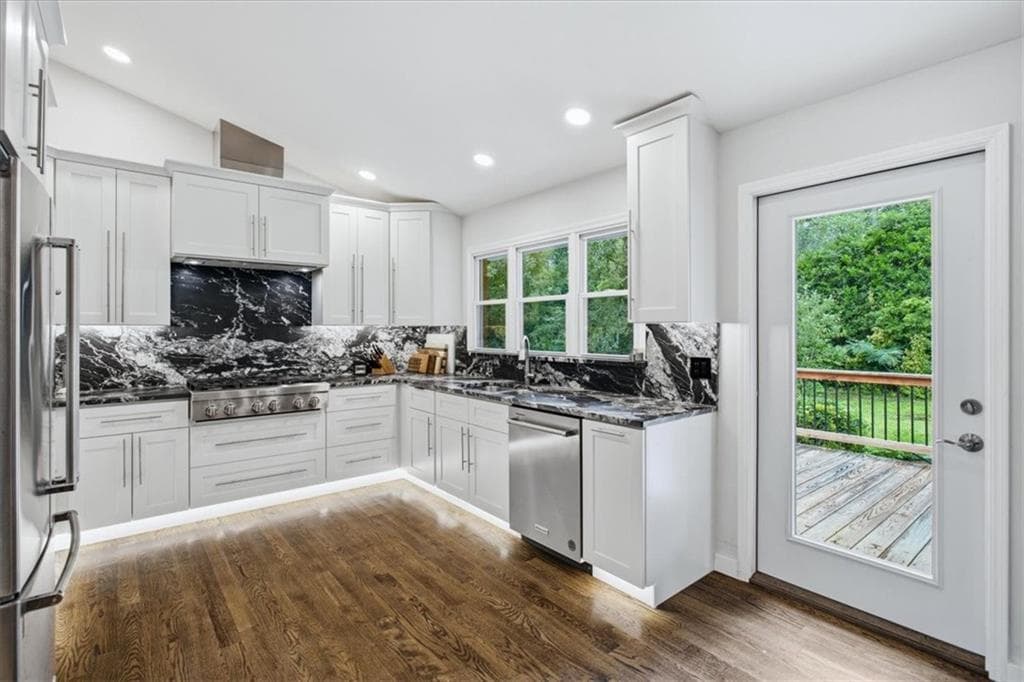 4 bedroom, 4 bathroom, 2,454 sq ft single family residence for sale at 8 Rhodes Drive, Marietta, GA 30068 — photo 5