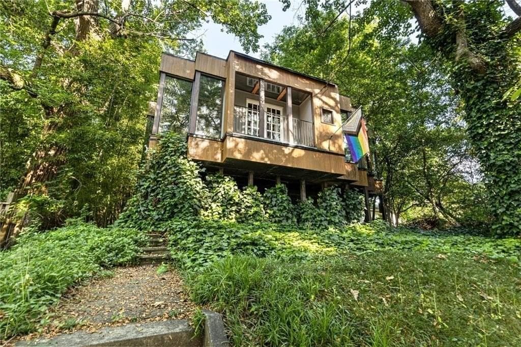 3 bedroom, 3 bathroom, 1,908 sq ft single family residence for sale at 930 Charles Allen Drive, Atlanta, GA 30309 — photo 4