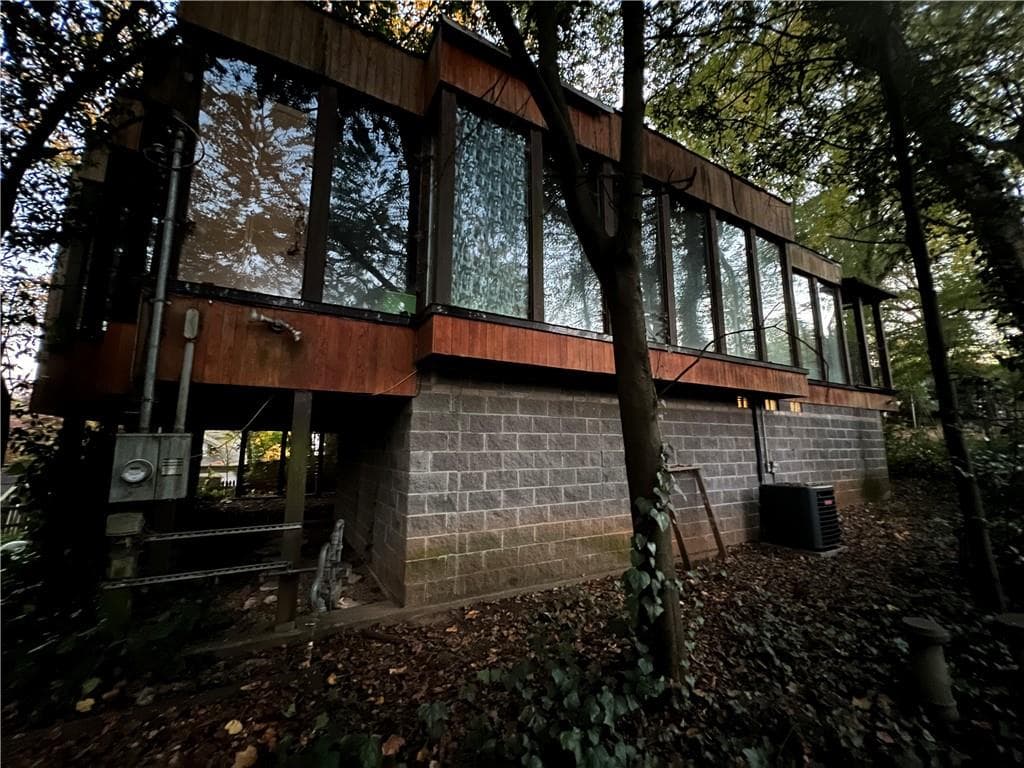 3 bedroom, 3 bathroom, 1,908 sq ft single family residence for sale at 930 Charles Allen Drive, Atlanta, GA 30309 — photo 5