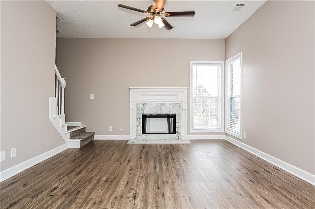 4 bedroom, 3 bathroom, 1,986 sq ft single family residence under contract at 257 Baldwin Court, Newnan, GA 30263 — photo 2