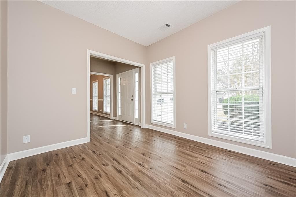 4 bedroom, 3 bathroom, 1,986 sq ft single family residence under contract at 257 Baldwin Court, Newnan, GA 30263 — photo 4