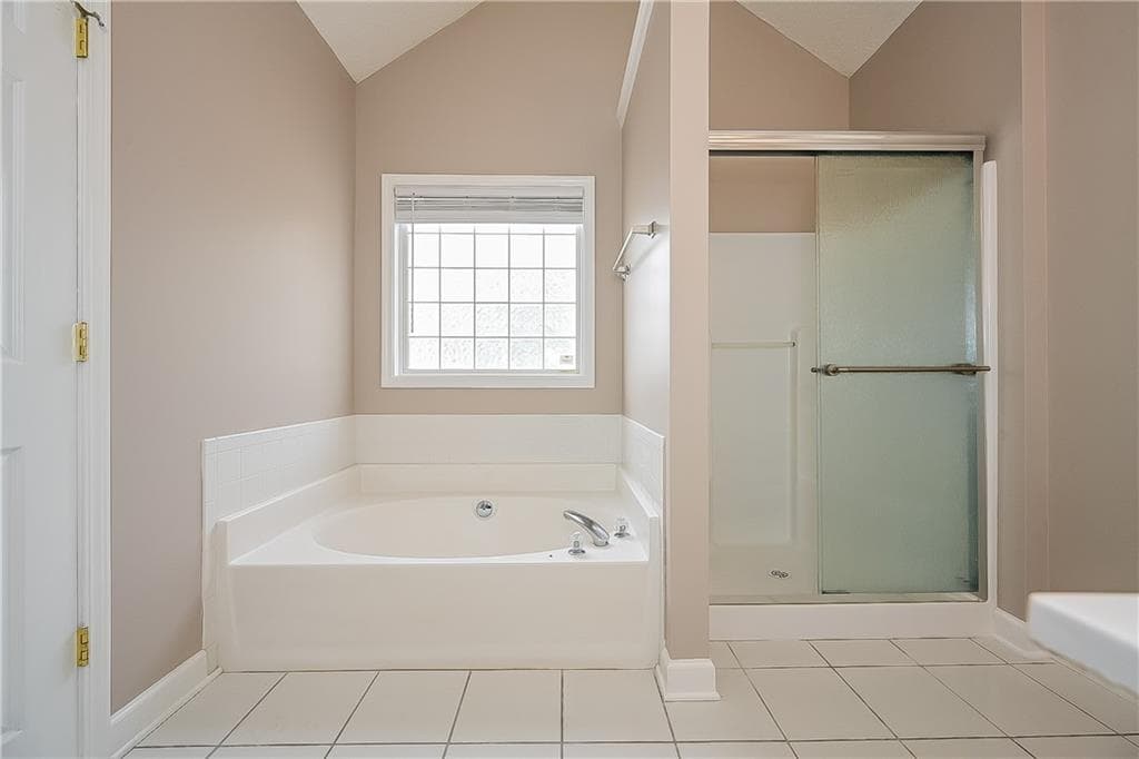 4 bedroom, 3 bathroom, 1,986 sq ft single family residence under contract at 257 Baldwin Court, Newnan, GA 30263 — photo 9