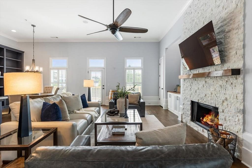 2 bedroom, 3 bathroom, 1,769 sq ft condominium for sale at 5850 Charlotte Lane E1, Cumming, GA 30040 — photo 8