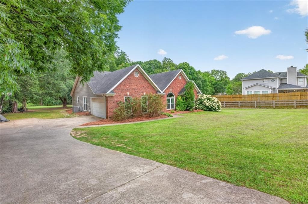 3 bedroom, 2 bathroom, 2,076 sq ft single family residence for sale at 841 Highway 82, Winder, GA 30680 — photo 3