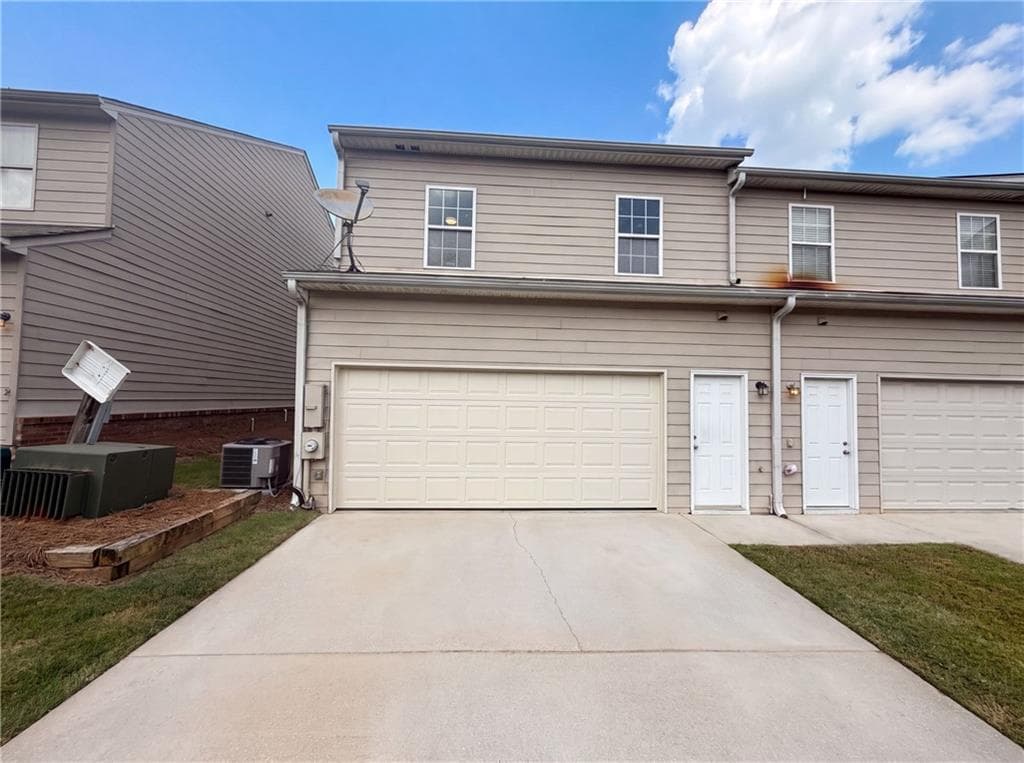 2 bedroom, 3 bathroom, 1,730 sq ft townhouse for sale at 7553 Rutgers Circle, Fairburn, GA 30213 — photo 5