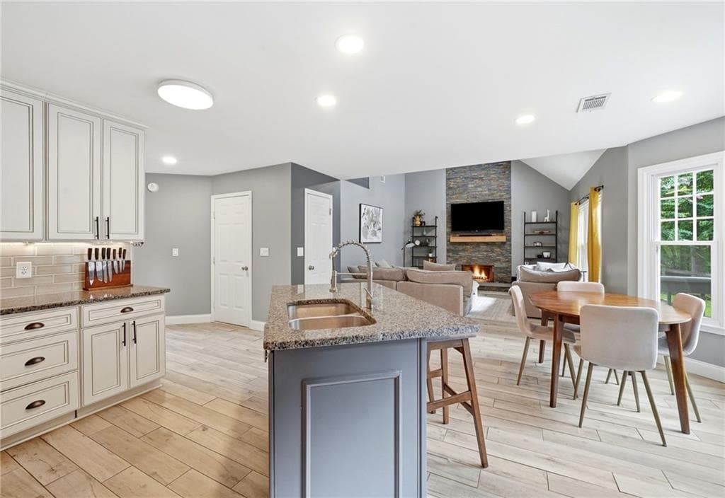 4 bedroom, 3 bathroom, 2,619 sq ft single family residence for sale at 2228 Duck Hollow Drive, Kennesaw, GA 30152 — photo 4
