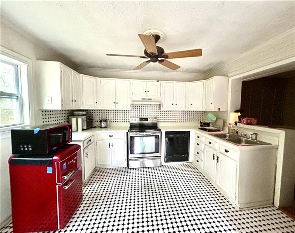 3 bedroom, 3 bathroom, 2,208 sq ft single family residence for sale at 3317 Harris Road, Marietta, GA 30060 — photo 2