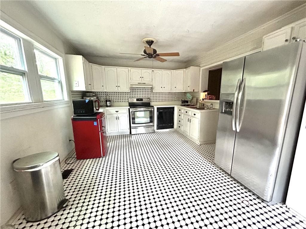 3 bedroom, 3 bathroom, 2,208 sq ft single family residence for sale at 3317 Harris Road, Marietta, GA 30060 — photo 3