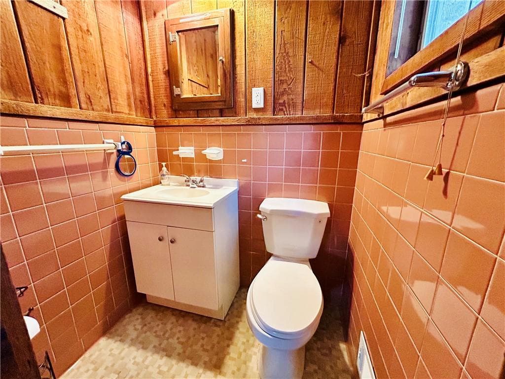 3 bedroom, 3 bathroom, 2,208 sq ft single family residence for sale at 3317 Harris Road, Marietta, GA 30060 — photo 9