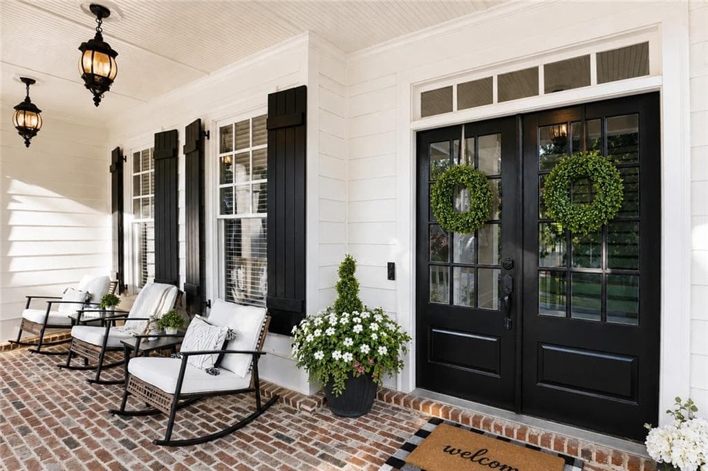 5 bedroom, 6 bathroom, 5,290 sq ft single family residence for sale at 5069 Tarry Glen Drive, Suwanee, GA 30024 — photo 3