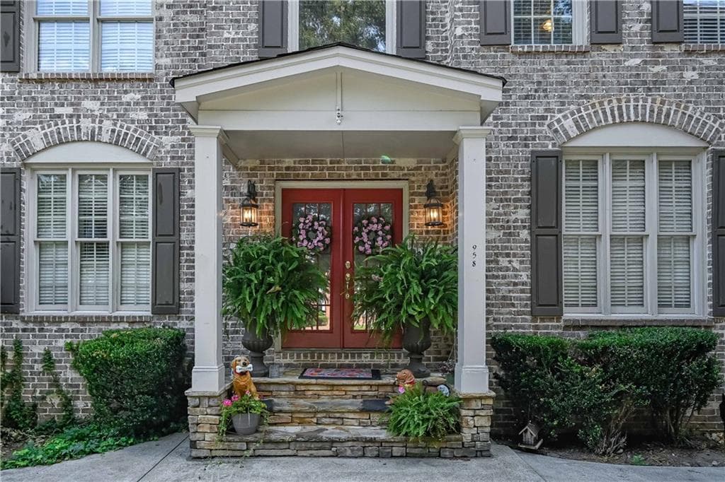 6 bedroom, 5 bathroom, 6,400 sq ft single family residence for sale at 958 Wood Duck Court, Snellville, GA 30078 — photo 2