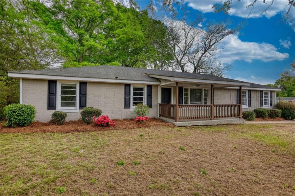 3 bedroom, 2 bathroom, 1,782 sq ft single family residence under contract at 180 Capitol Avenue, Winder, GA 30680