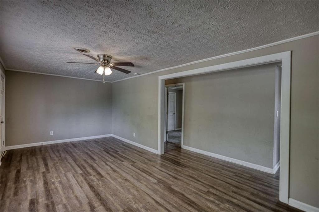 3 bedroom, 2 bathroom, 1,782 sq ft single family residence under contract at 180 Capitol Avenue, Winder, GA 30680 — photo 9