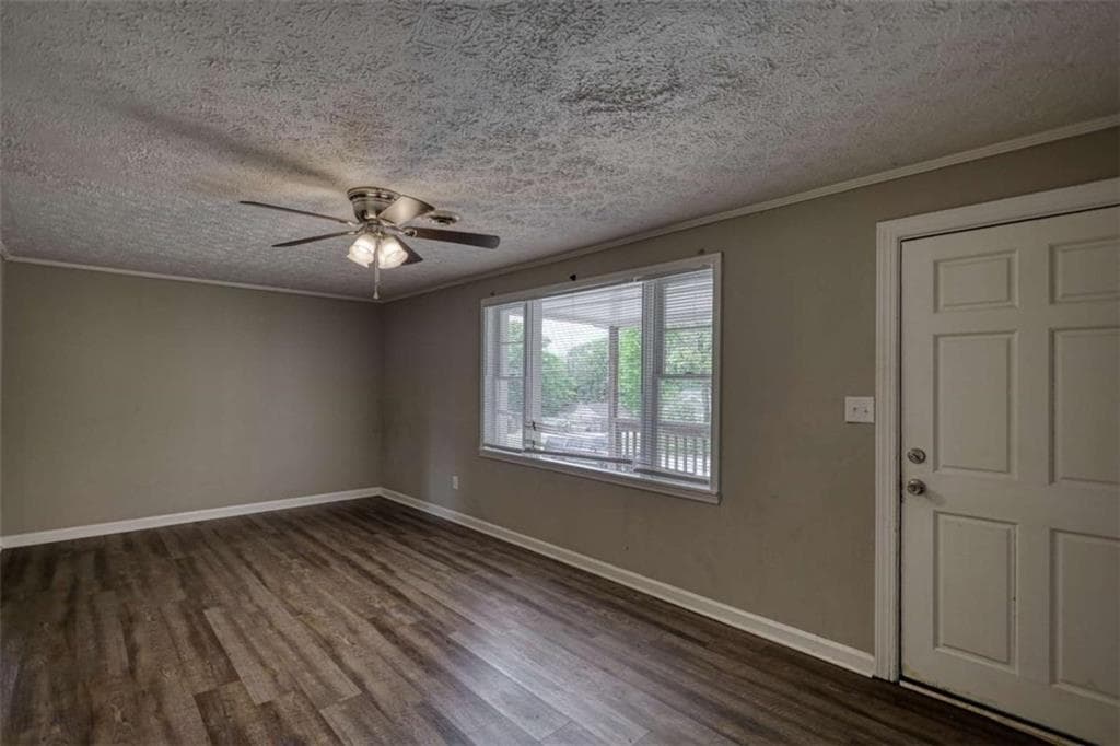 3 bedroom, 2 bathroom, 1,782 sq ft single family residence under contract at 180 Capitol Avenue, Winder, GA 30680 — photo 10