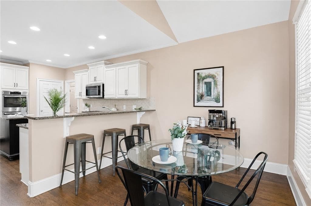 5 bedroom, 6 bathroom, 5,290 sq ft single family residence for sale at 5069 Tarry Glen Drive, Suwanee, GA 30024 — photo 10