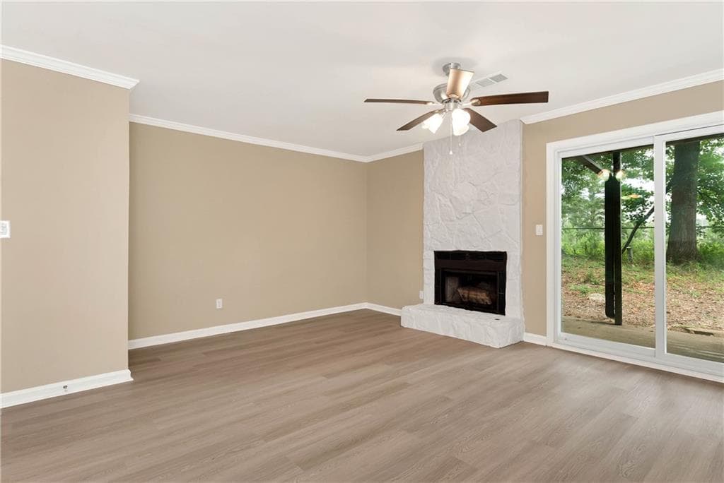 2 bedroom, 3 bathroom, 1,392 sq ft townhouse for sale at 3225 Tennington Place, Lawrenceville, GA 30044 — photo 5