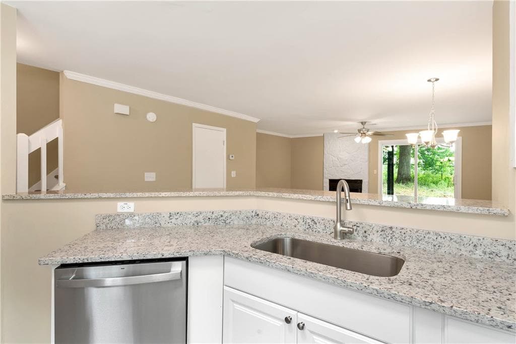 2 bedroom, 3 bathroom, 1,392 sq ft townhouse for sale at 3225 Tennington Place, Lawrenceville, GA 30044 — photo 3