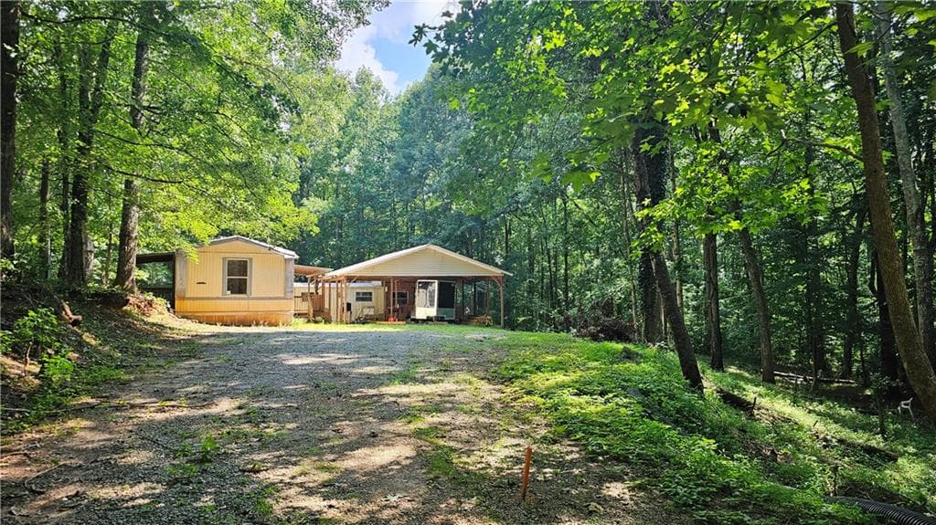 4 bedroom, 3 bathroom, 1,424 sq ft single family residence for sale at 132 Windom Drive, Carrollton, GA 30116 — photo 2
