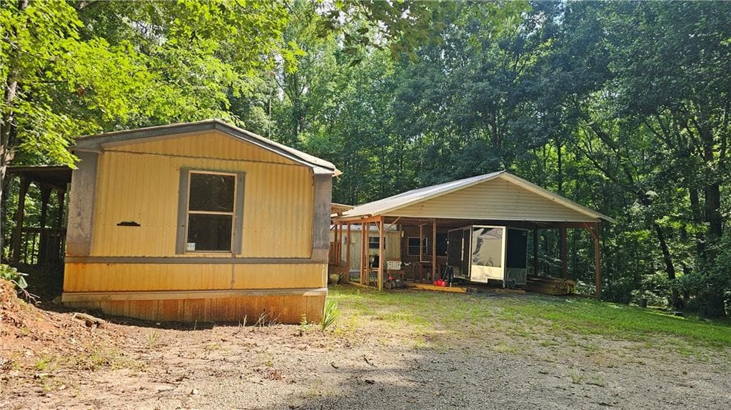 4 bedroom, 3 bathroom, 1,424 sq ft single family residence for sale at 132 Windom Drive, Carrollton, GA 30116 — photo 4
