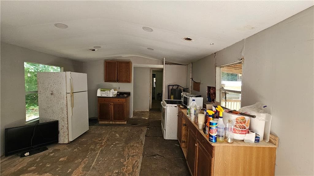 4 bedroom, 3 bathroom, 1,424 sq ft single family residence for sale at 132 Windom Drive, Carrollton, GA 30116 — photo 9