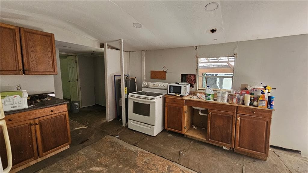 4 bedroom, 3 bathroom, 1,424 sq ft single family residence for sale at 132 Windom Drive, Carrollton, GA 30116 — photo 10