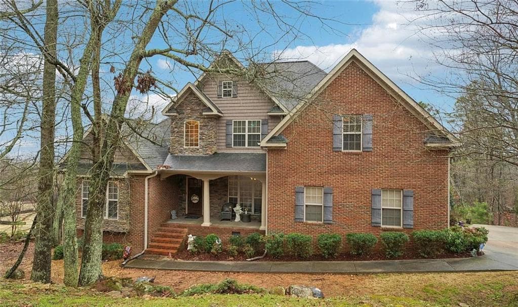 7 bedroom, 5 bathroom, 4,600 sq ft single family residence for rent at 920 Hillyer High, Anniston, AL 36207 for $3,000 a month — photo 3