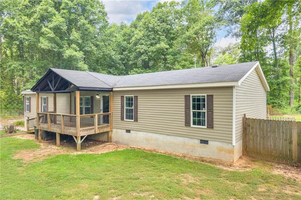 4 bedroom, 2 bathroom, 1,960 sq ft single family residence for sale at 81 Jarrett Lane, Gillsville, GA 30543 — photo 3
