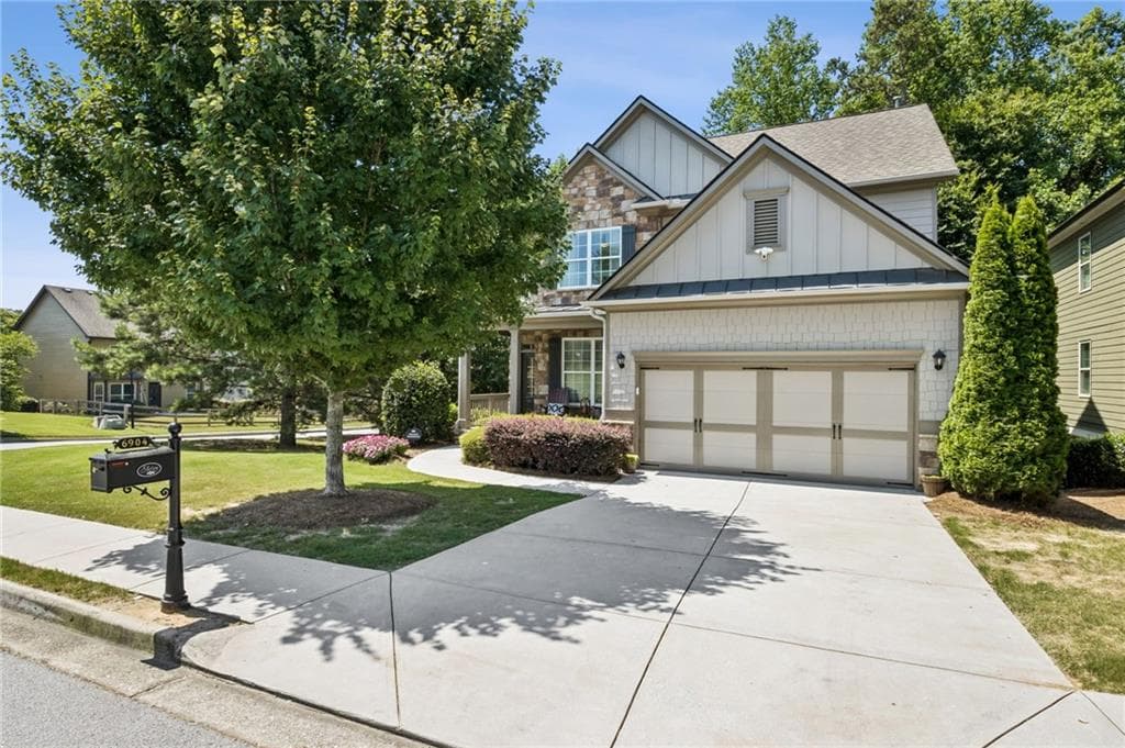 3 bedroom, 4 bathroom, 2,208 sq ft single family residence for sale at 6904 Big Sky Drive, Flowery Branch, GA 30542 — photo 3