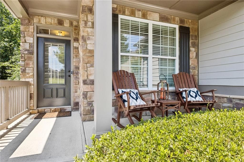 3 bedroom, 4 bathroom, 2,208 sq ft single family residence for sale at 6904 Big Sky Drive, Flowery Branch, GA 30542 — photo 4
