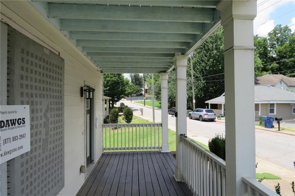 3 bedroom, 3 bathroom, 2,040 sq ft single family residence under contract at 658 Magnolia Street, Atlanta, GA 30314 — photo 5
