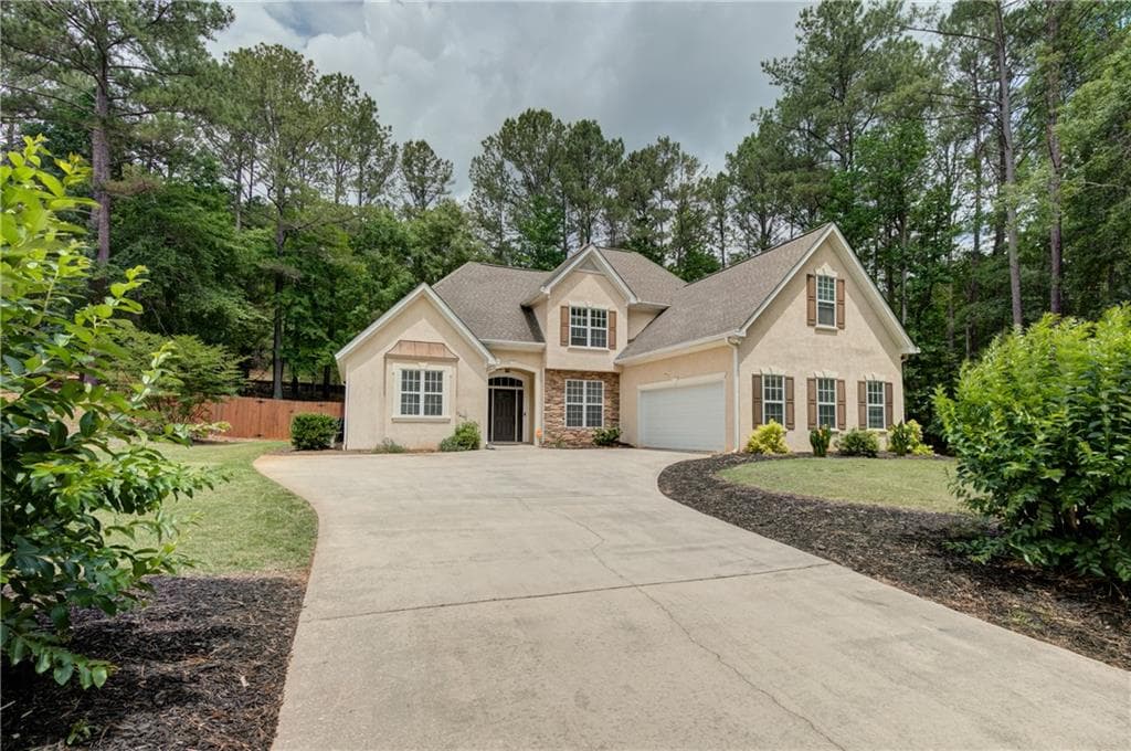 4 bedroom, 3 bathroom, 2,260 sq ft single family residence for sale at 110 Rockglen Court, Fayetteville, GA 30215 — photo 2