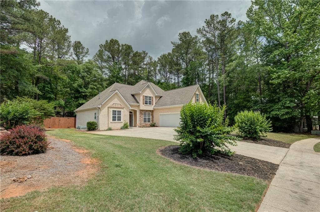 4 bedroom, 3 bathroom, 2,260 sq ft single family residence for sale at 110 Rockglen Court, Fayetteville, GA 30215 — photo 3