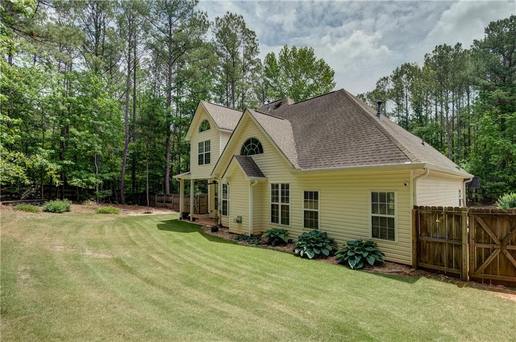 4 bedroom, 3 bathroom, 2,260 sq ft single family residence for sale at 110 Rockglen Court, Fayetteville, GA 30215 — photo 6