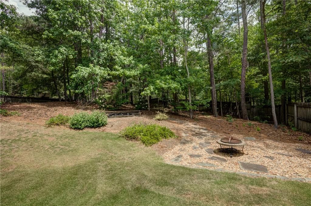 4 bedroom, 3 bathroom, 2,260 sq ft single family residence for sale at 110 Rockglen Court, Fayetteville, GA 30215 — photo 7