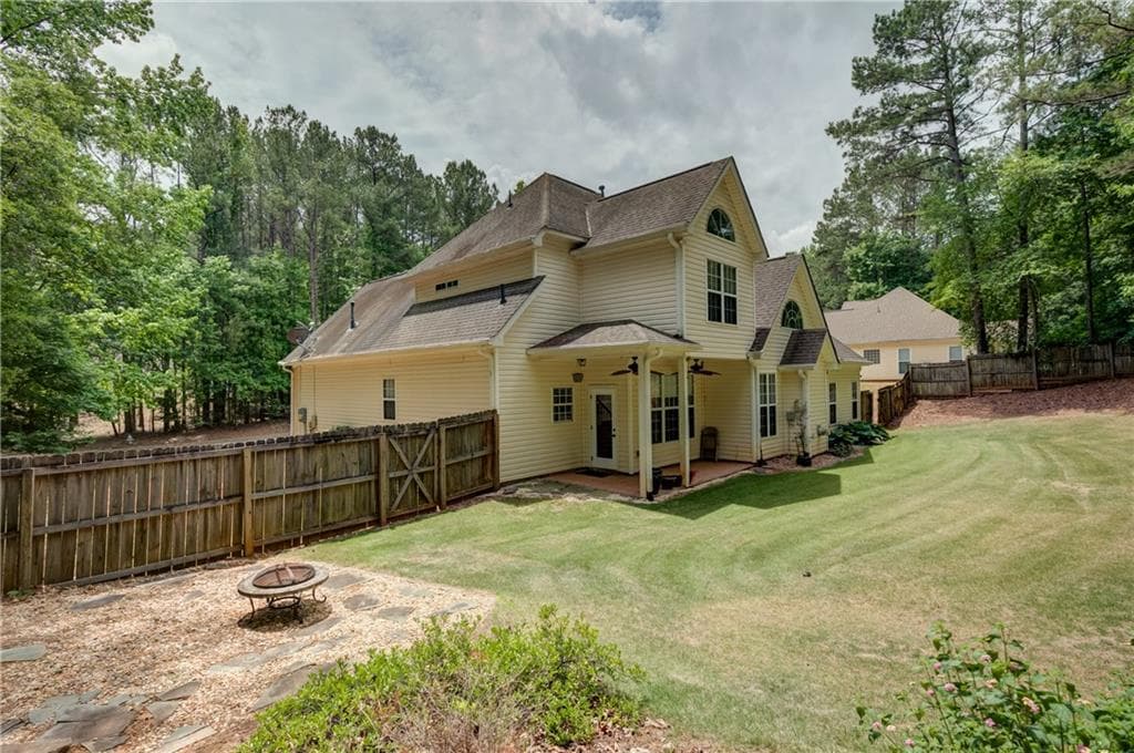 4 bedroom, 3 bathroom, 2,260 sq ft single family residence for sale at 110 Rockglen Court, Fayetteville, GA 30215 — photo 8