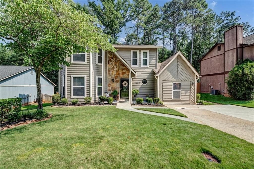 3 bedroom, 3 bathroom, 2,046 sq ft single family residence for sale at 5086 N Woodbridge Trail, Stone Mountain, GA 30088