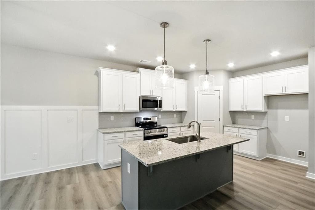 4 bedroom, 3 bathroom, 2,300 sq ft single family residence under contract at 4022 Links Blvd, Jefferson, GA 30549 — photo 9
