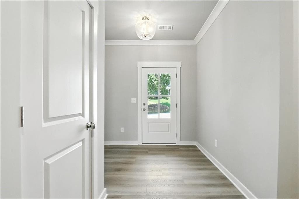 4 bedroom, 3 bathroom, 2,300 sq ft single family residence under contract at 4022 Links Blvd, Jefferson, GA 30549 — photo 3
