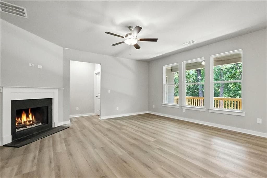 4 bedroom, 3 bathroom, 2,300 sq ft single family residence under contract at 4022 Links Blvd, Jefferson, GA 30549 — photo 4