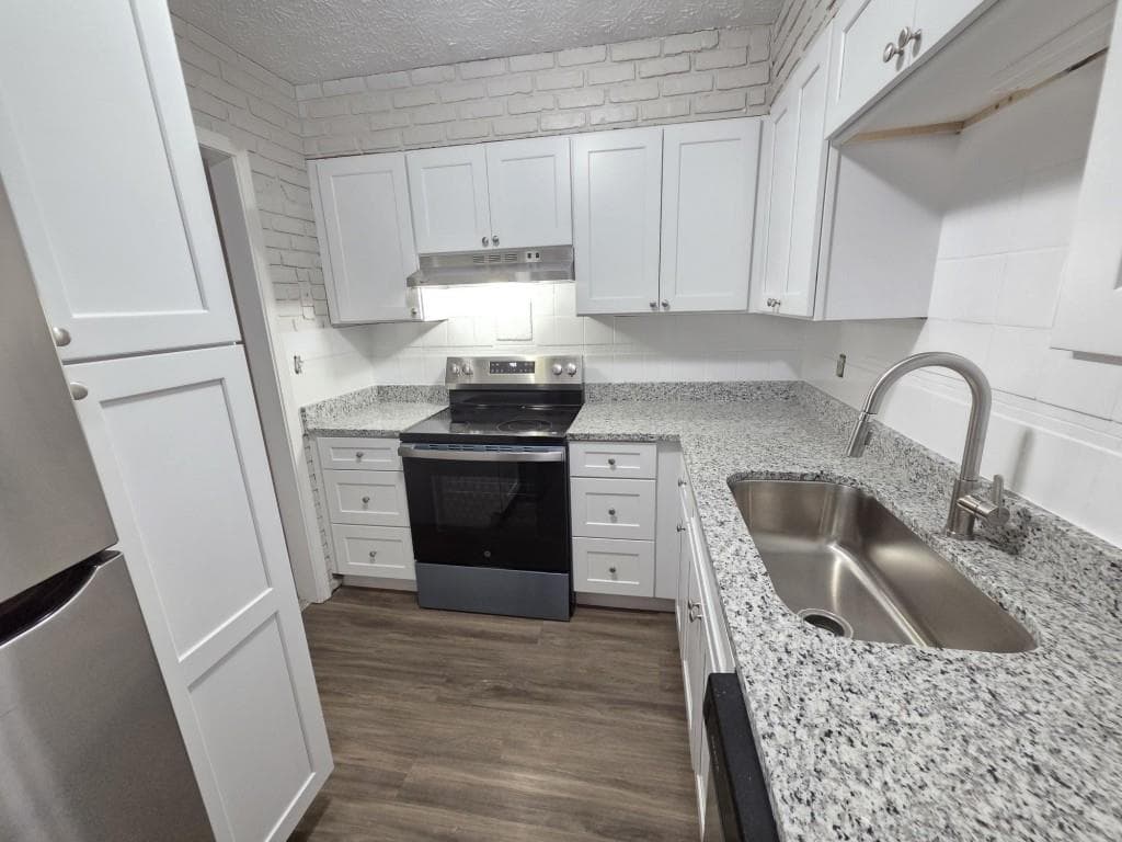 3 bedroom, 3 bathroom, 1,778 sq ft condominium for sale at 2462 Lehaven Drive, Tucker, GA 30084 — photo 5