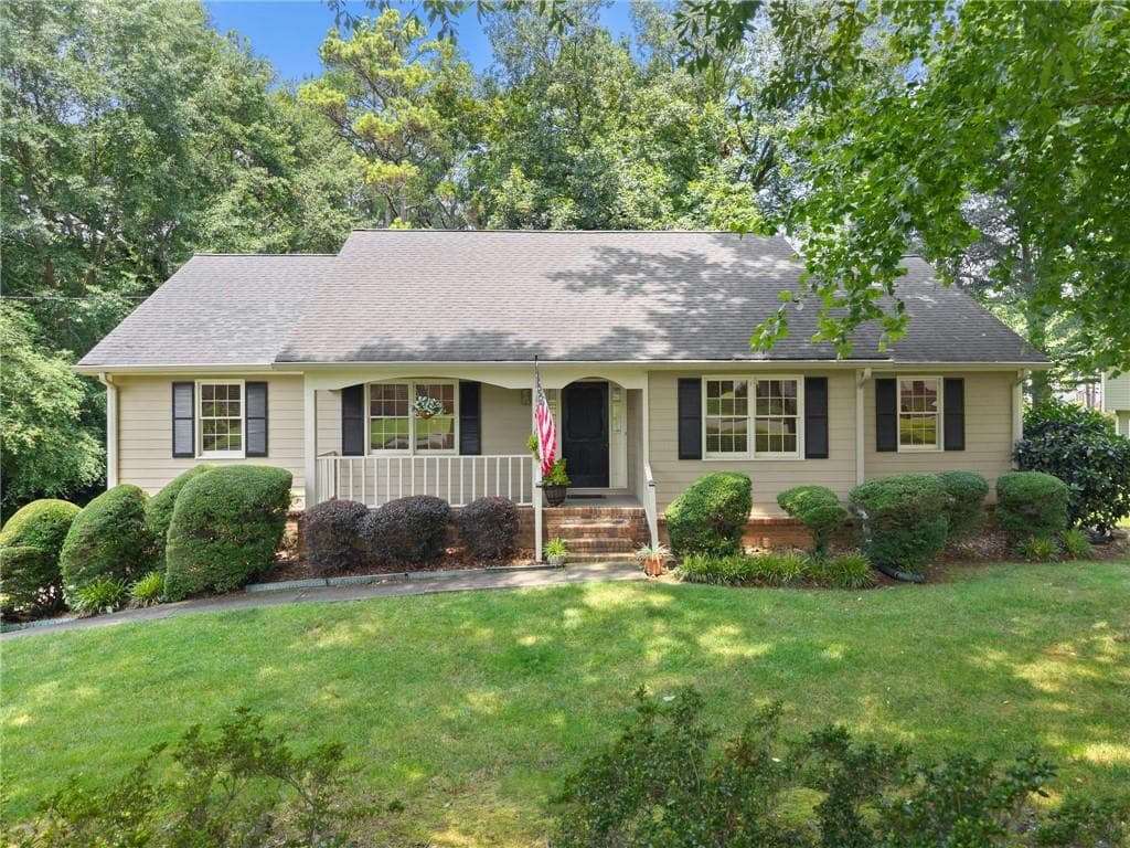 3 bedroom, 2 bathroom, 2,460 sq ft single family residence for sale at 1155 Lakeridge Court, Grayson, GA 30017 — photo 1 of 53