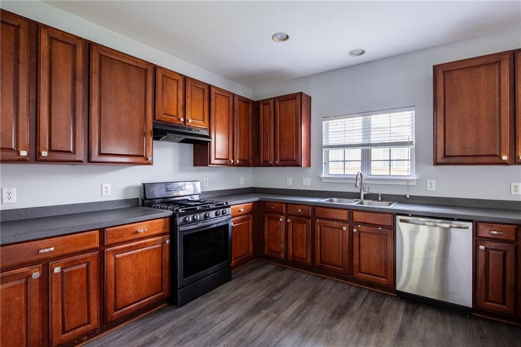 4 bedroom, 3 bathroom, 2,336 sq ft single family residence for rent at 7702 Parkside Drive, Lithia Springs, GA 30122 for $2,250 a month — photo 2