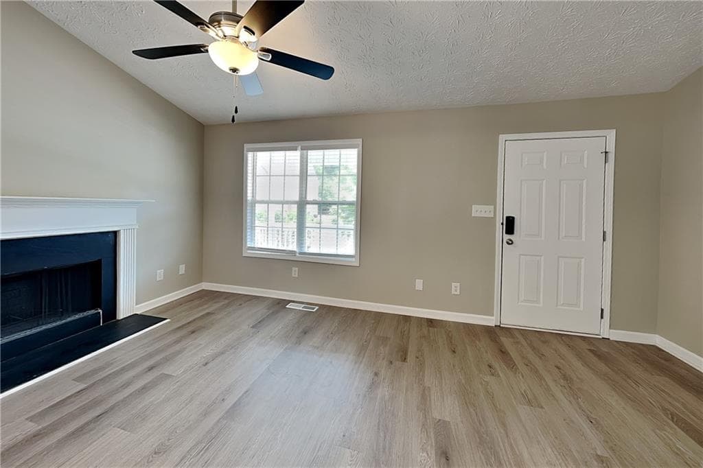 3 bedroom, 2 bathroom, 1,200 sq ft single family residence for rent at 110 Rockefeller Lane, Dallas, GA 30157 for $1,725 a month — photo 4