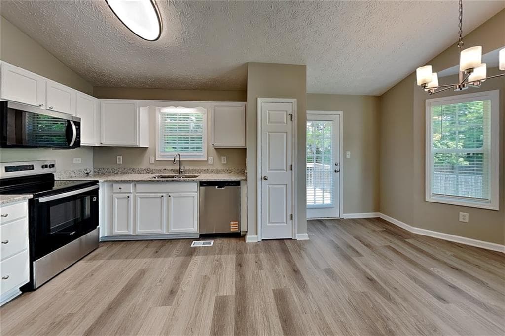 3 bedroom, 2 bathroom, 1,200 sq ft single family residence for rent at 110 Rockefeller Lane, Dallas, GA 30157 for $1,725 a month — photo 7